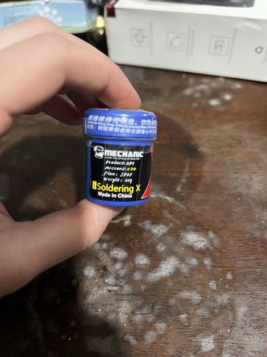 Паяльная паста два вида