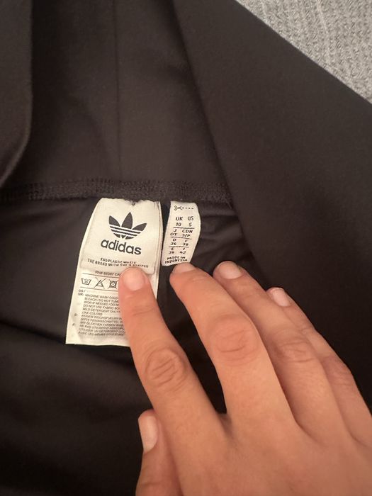 Pantaloni superbi Adidas noi nefolositi