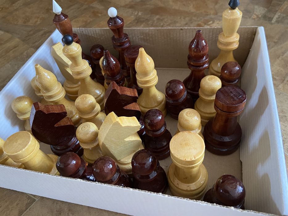 Шахматные фигуры новые, дерево без доски )