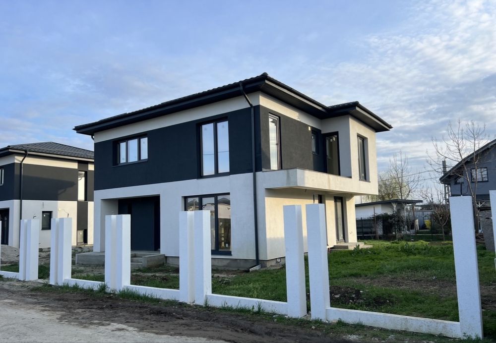 Vând casã 4 camere-3 bãi -demisol-în Jilava