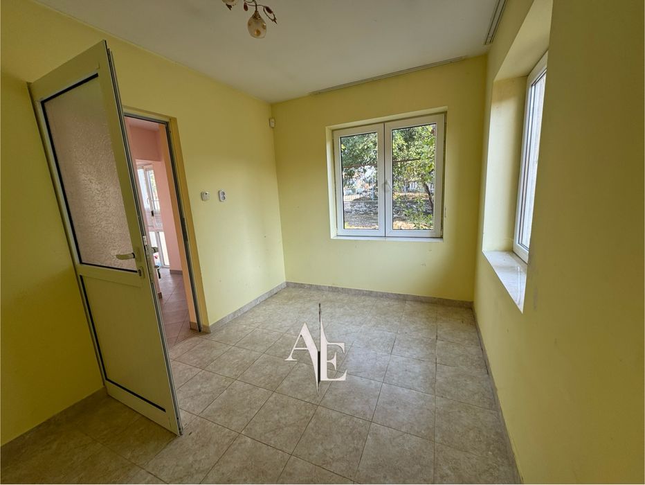 Продава се Къща в Угърчин - 269 кв.м за 181 €/кв.м - Снимка #11