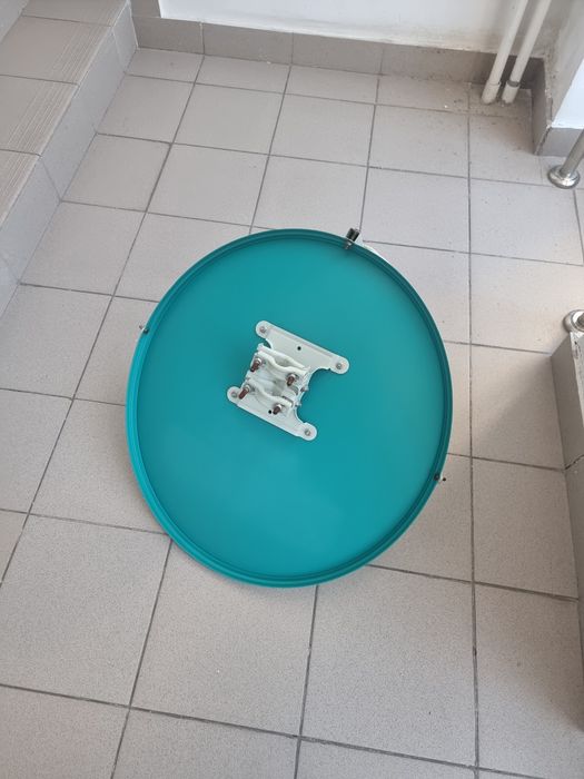 Спутниковая антенна (тарелка)