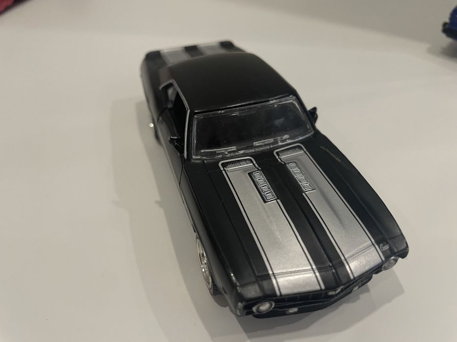 Машинки управялеиая с пульта молния маквин