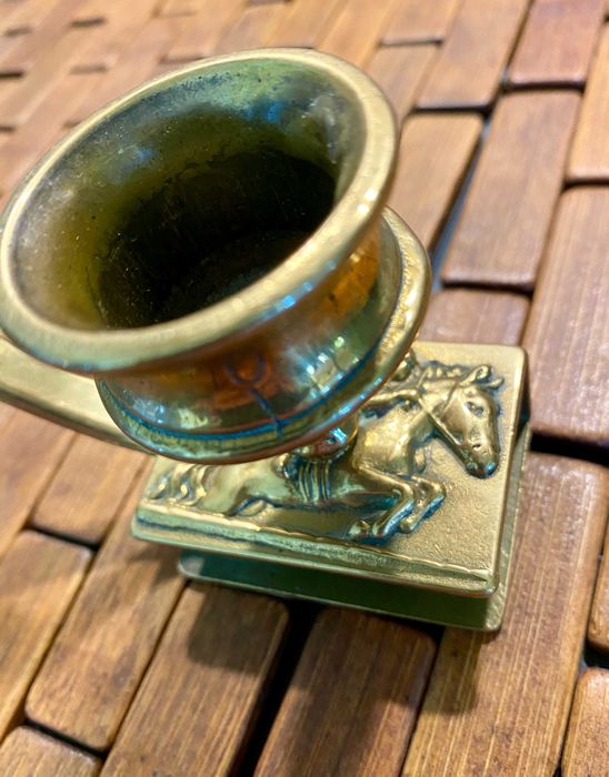 #1504# Малък масивен свещник. Бронз/лаунс. Винтидж.