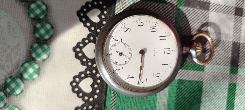 Продавам стар джобен часовник OMEGA