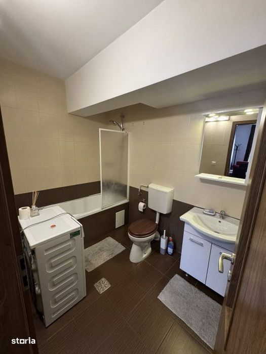 Apartament 3 camere 51mp, balcon, parcare, zona Grand Hotel Italia