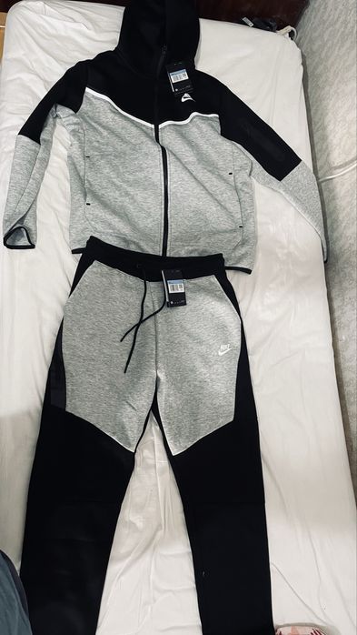 Оригинален Nike tech fleece екип M Сиво-черен/ Горнище + долнище