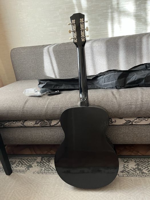 Продам Гитару акустическую