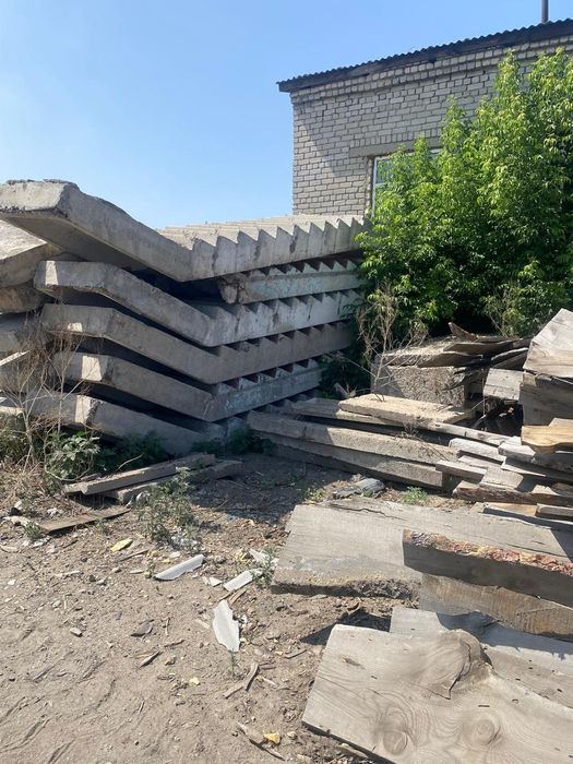 Продам жби ригеля 5.65.цена 55000