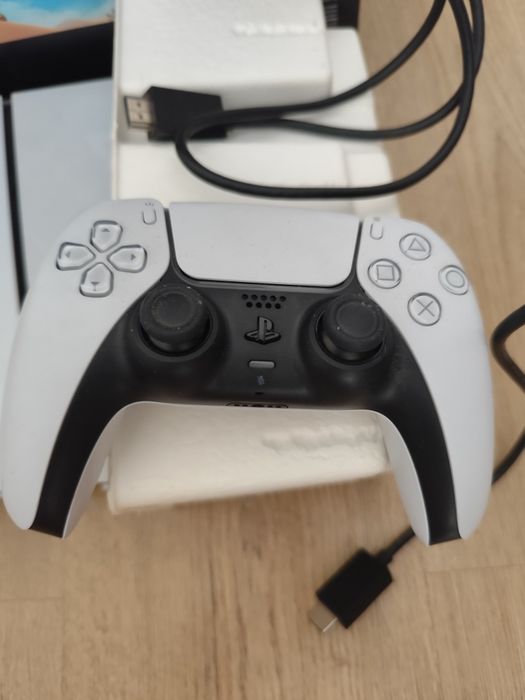 PlayStation 5 Slim Digital Практически Нова с Гаранция + 2 Игри