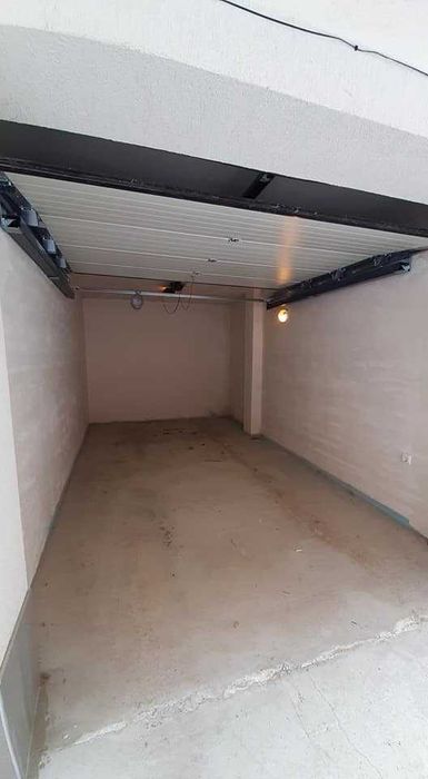 Дава се под наем Гараж / Паркомясто в Търговище, Център - 22 кв.м за 81.6 € - Снимка #1