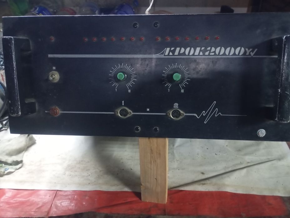 Музыкальный усилитель Крок 2000 вт