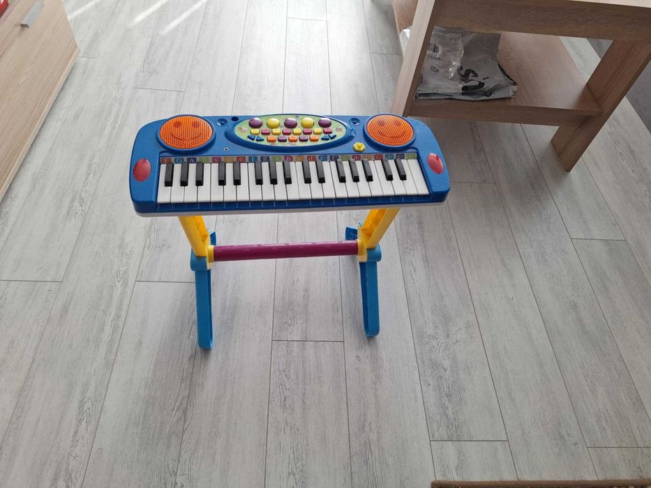Запазено музикално детско пиано
