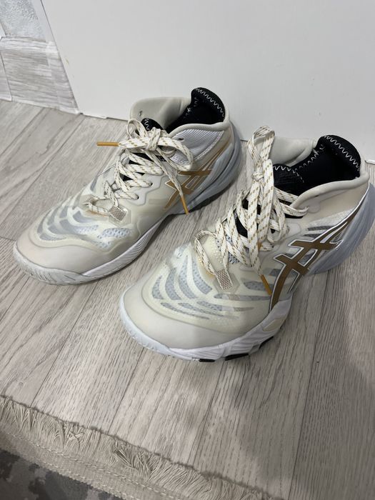 asics metarise gold white