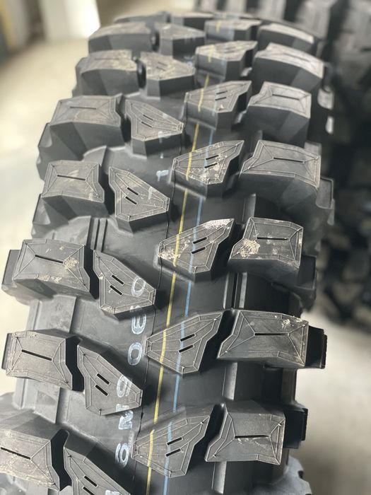 38.5x12.5-16 Maxxis trepador M9060 Off ROAD