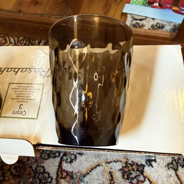 Стаканлар сотилади 6 дона…………..