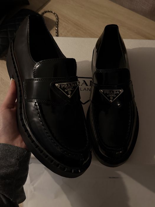 Лоферы Prada черные