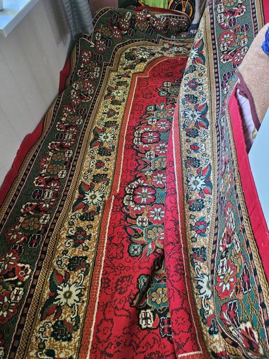 Продается ковер в хорошем состоянии.