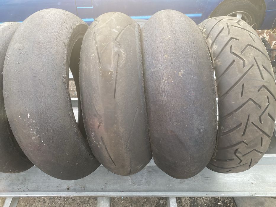 Гуми за мотори .