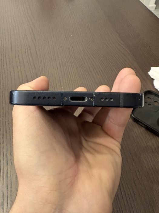 Vand Iphone 12 black