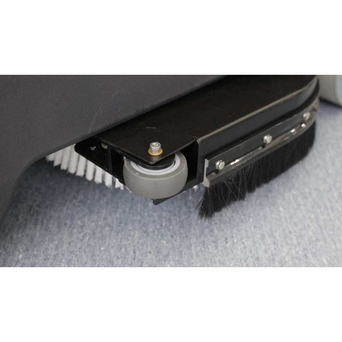 Masina pentru spalat  pardoseli SWISSVAC SR810R 4860 mp/h  24V