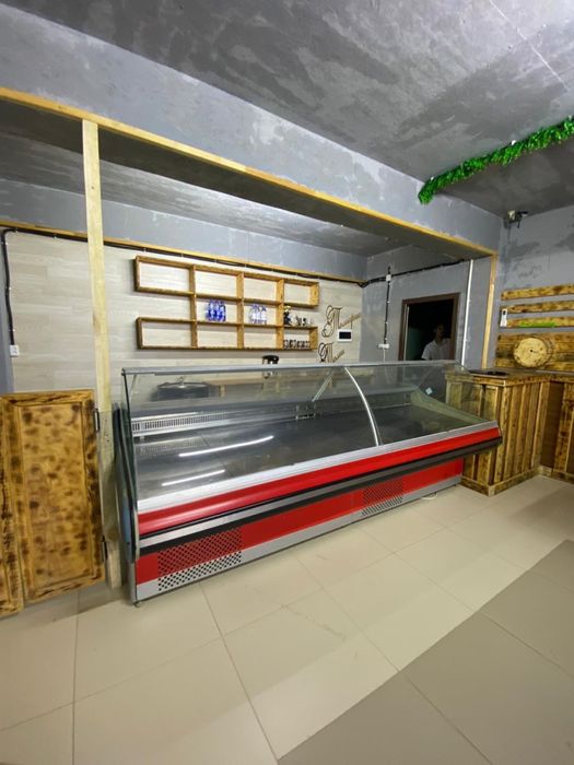 Продам витриные холодильник
