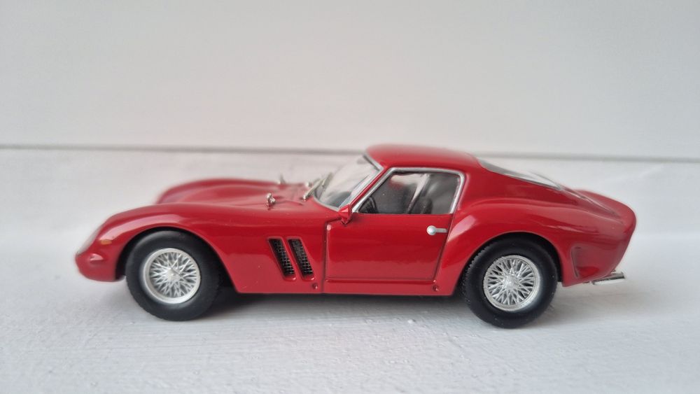 Macheta auto scara 1 43 Ferrari 250 GTO