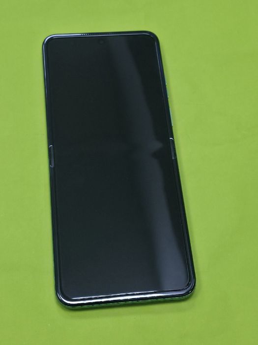 КАТО НОВ 256GB Motorola razr FIFA World Cup 26 Edition Yettel Гаранция 2029г.