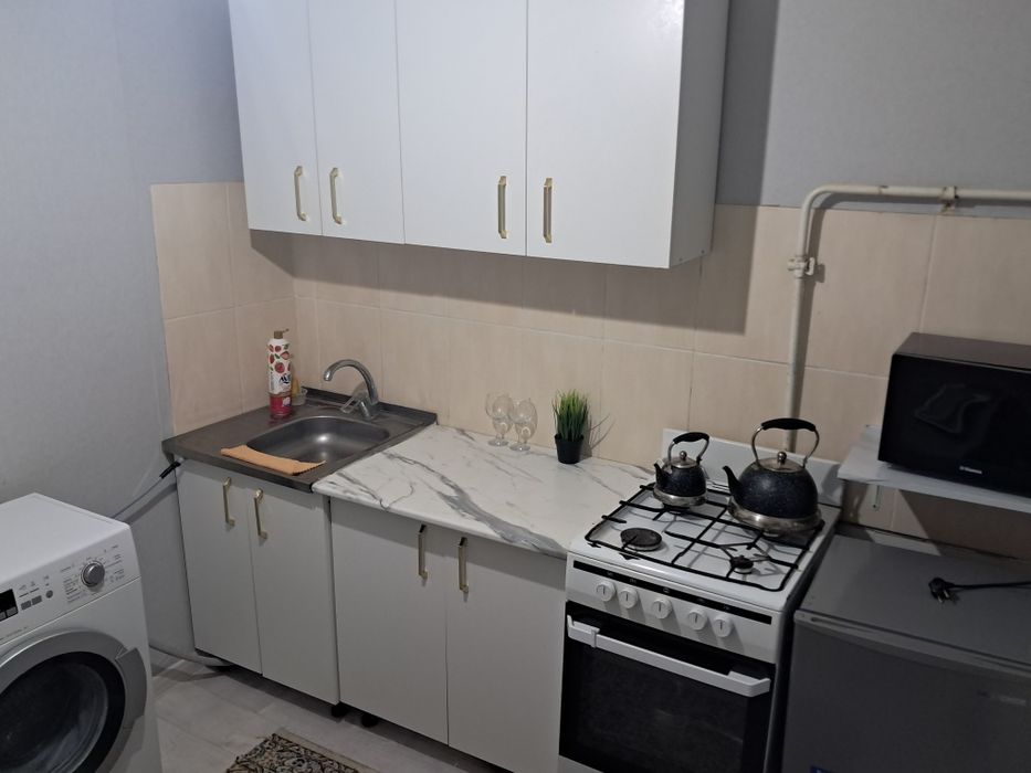 5мкр, клиника Айгерим, ,  дет.тов,