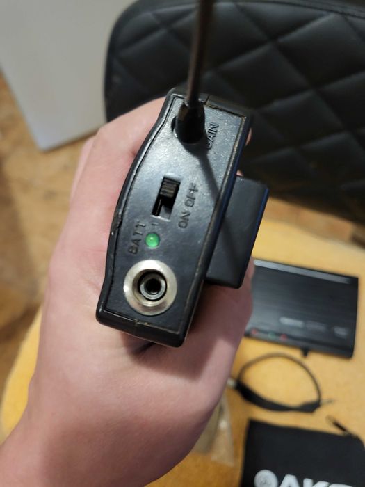 Akg c411 Violin Pickup+Shure SH-200 Wireless System