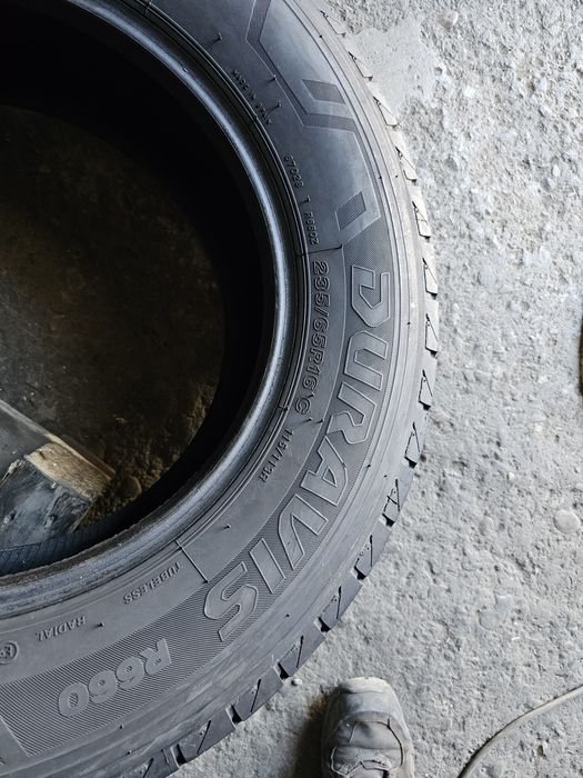 2 anvelope vara 235 65 16C Bridgestone 7mm 2020
