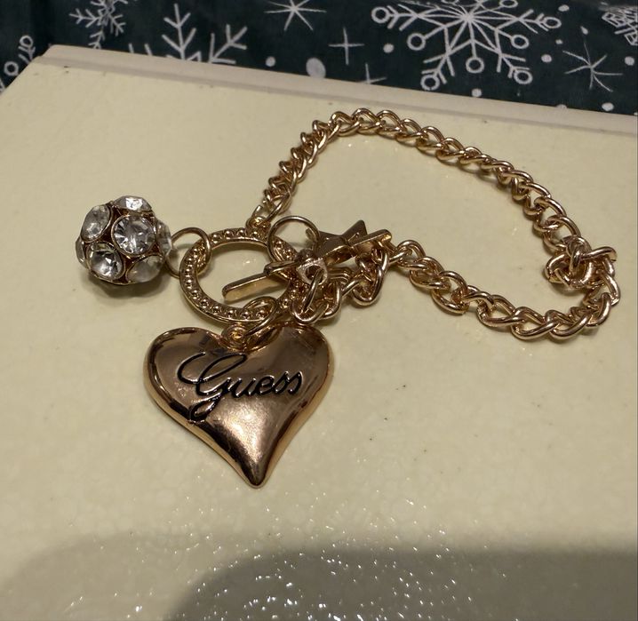Guess Гривна нова