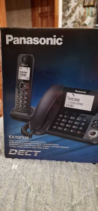 Радиотелефон Panasonic KX-TGF320RUM