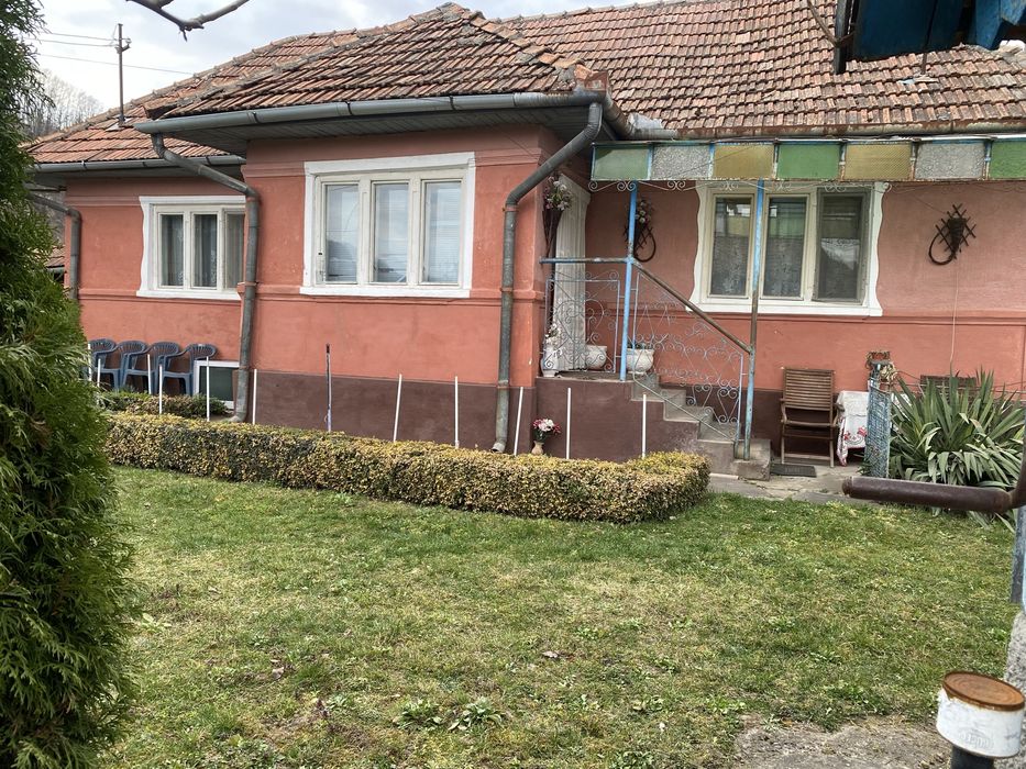 Vând casă în localitatea Var, oraș Jibou.