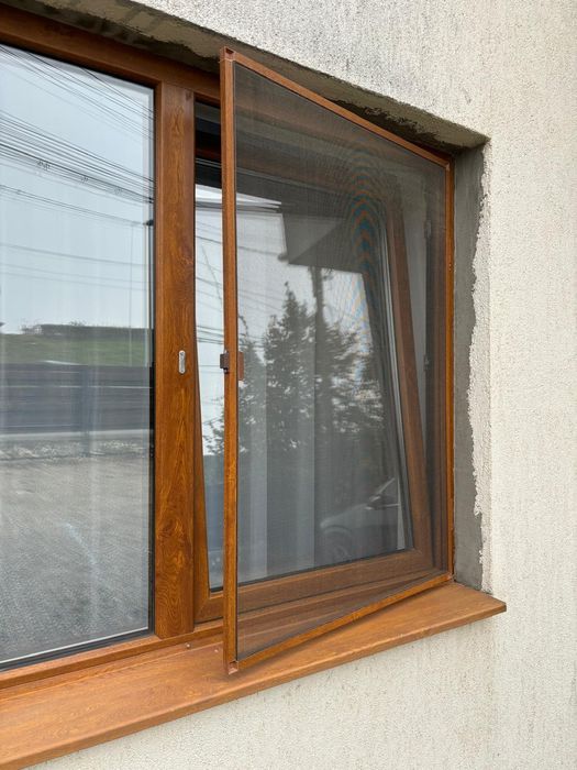 Plase de insecte la comanda