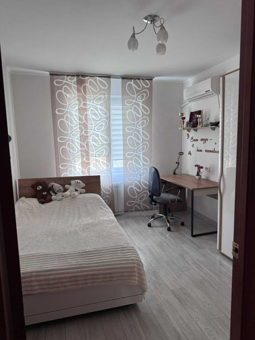 Продам двухкомнатную  квартиру