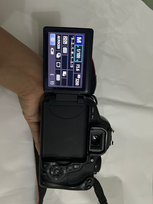 Продам Фотоаппарат Canon 600D
