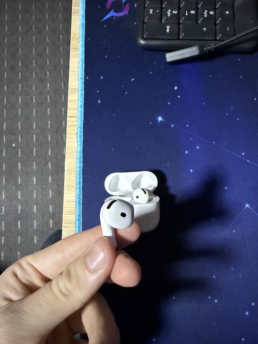 Vand Airpods gen 4 CA NOI