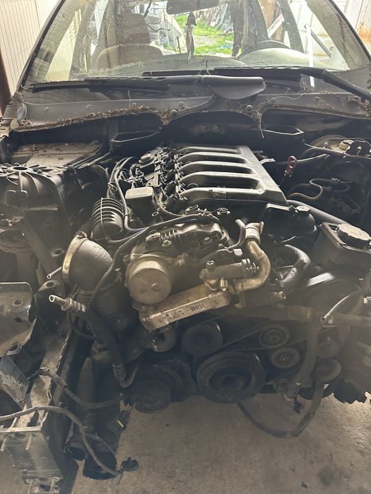 Motor BMW Seria 5 E60 E61 535 diesel 3.0 biturbo 272cp swap patrol complet ecu pedala acceleratie cutie viteze BMW E60 535diesel
