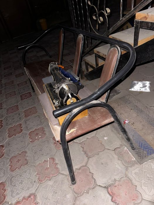 Скамья на металлокаркасе для дачи