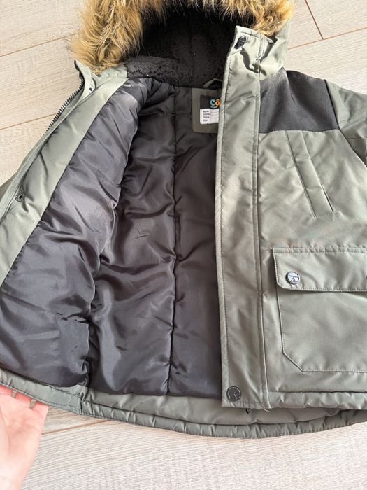 Детская куртка в отличком состоянии.