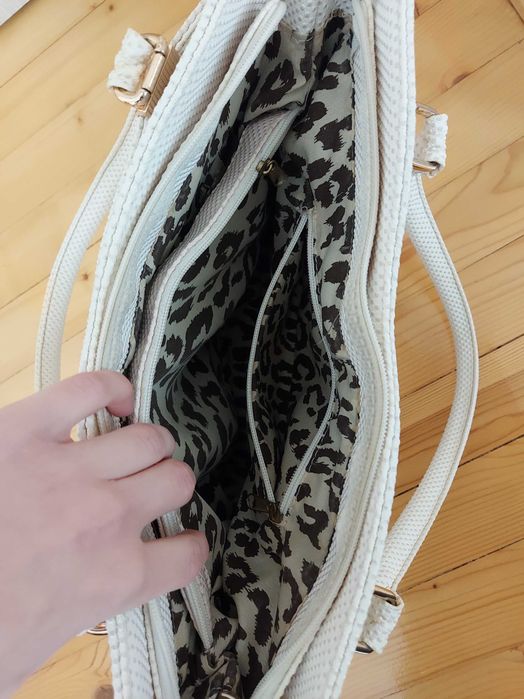 Дамска бяла чанта