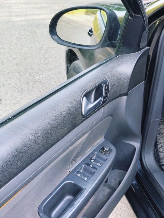 Продам VW JETTA на Автомате.