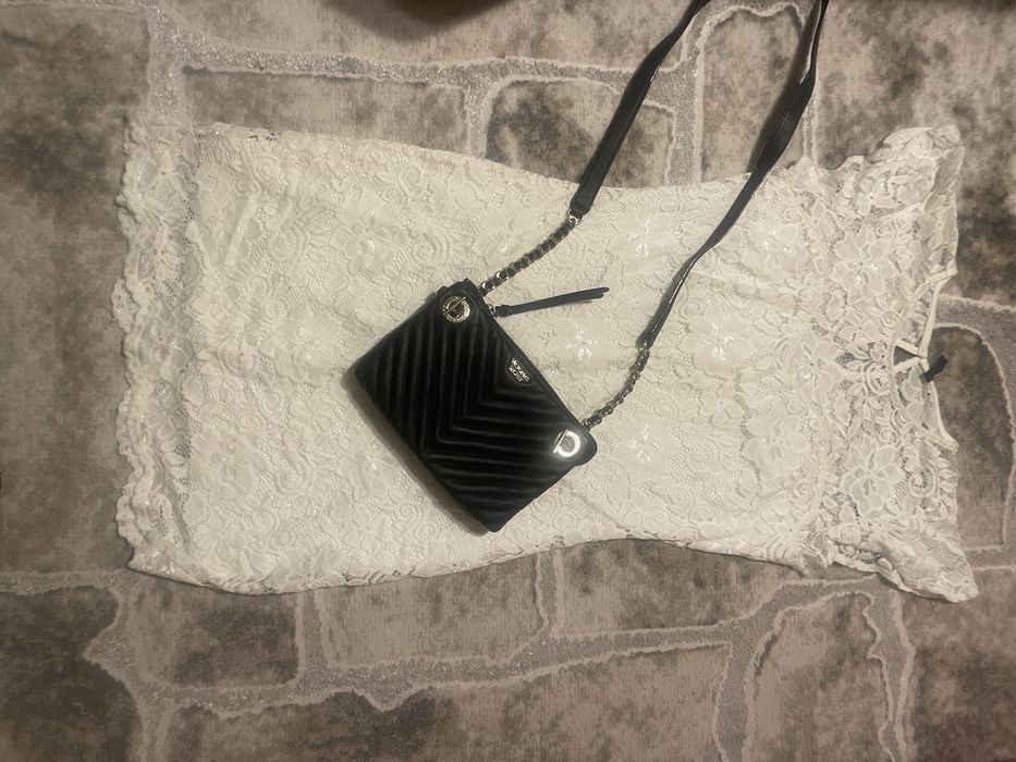 Бяла рокля от дантела