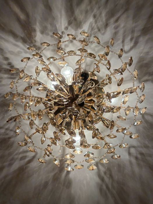 Большая люстра