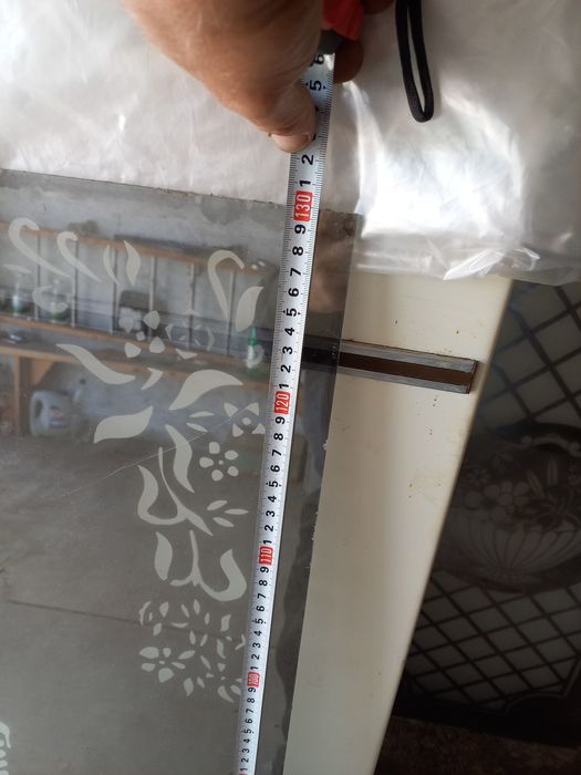 Стекло на двери..