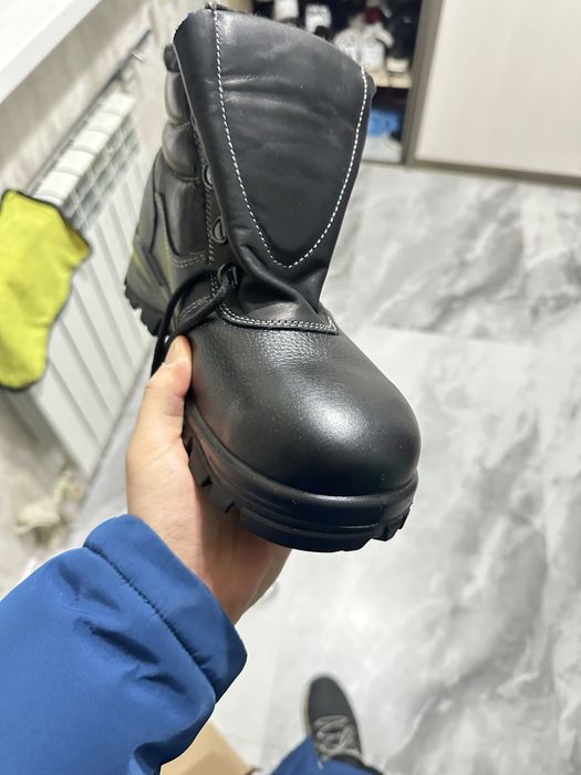 Продаеться герзовые сапоги