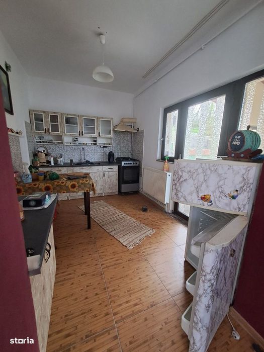 Vând casă  parter cu mansarda