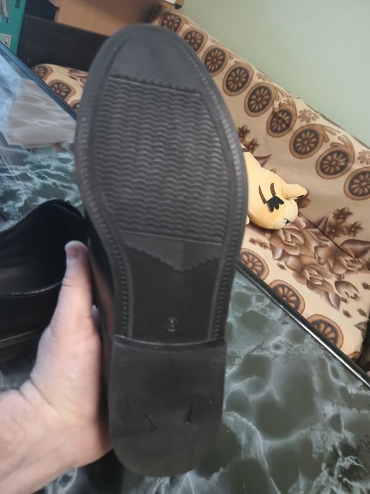 Продавам чисто нови български мъжки официални обувки