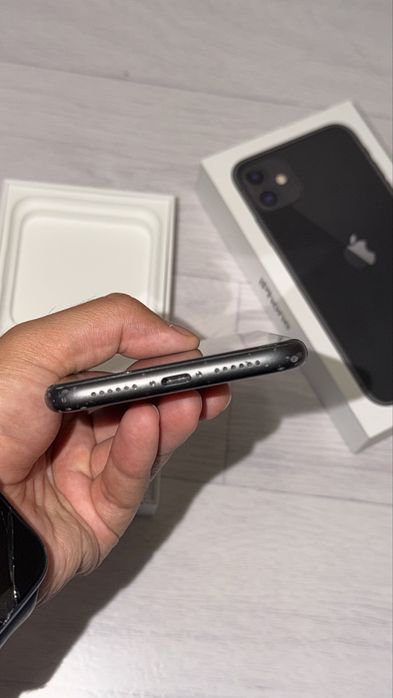 iPhone 11 128 гб 73% аккум